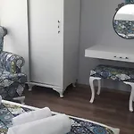 ホテル Poncik Butik アラカティ